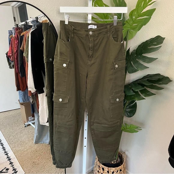 Rue21 Pants - ✨ Rue21 Olive Green Cargo Joggers M | Soft Stretch Utility Streetwear Pants